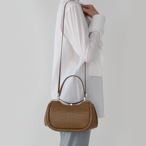 AURA <br> Warm Beige Crocodile