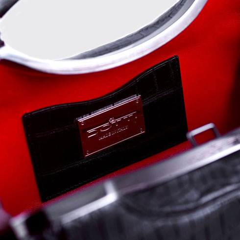 AURA <br> Black Crocodile